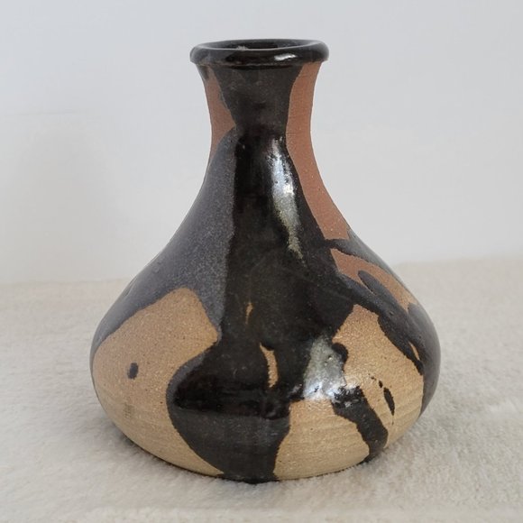 Beautiful Pottery Bud Vase - Picture 2 of 9